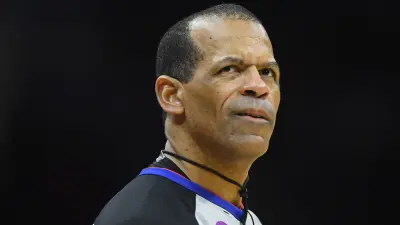Referee Eric Lewis looking ahead