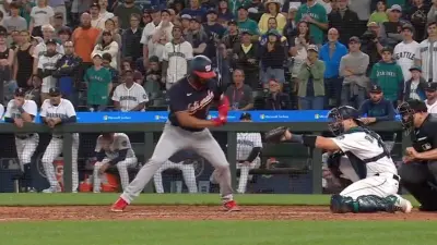 Jeimer Candelario takes a pitch