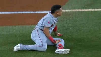 Gio Urshela holds his leg