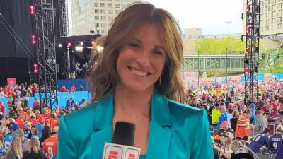 Suzy Kolber smiles