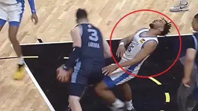 Jaden Shackelford flopping
