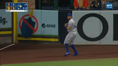 Tommy Pham jukes the Padres