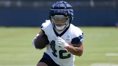 Deuce Vaughn in a practice uniform