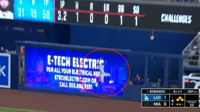 Jason Heyward at the wall