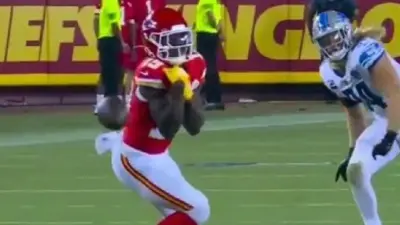 Kadarius Toney drops a ball