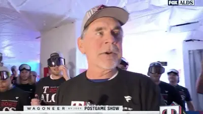 Bruce Bochy delivers a locker room speech