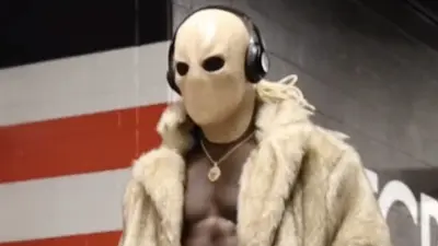 David Njoku wears a creepy mask