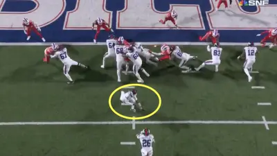 Tyrod Taylor handoff to Saquon Barkley during Bills-Giants