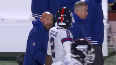 Brian Daboll looking at Tyrod Taylor
