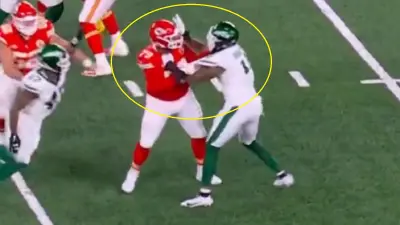 Donovan Smith holds Jermaine Johnson