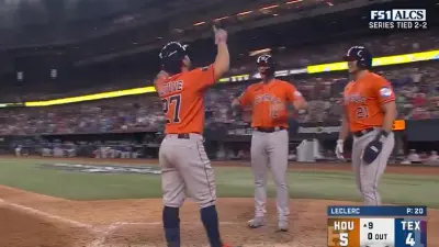 Jose Altuve points to the sky
