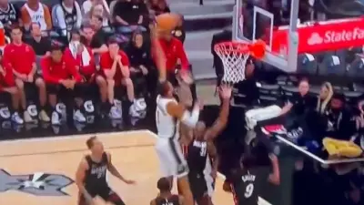 Victor Wembanyama dunking