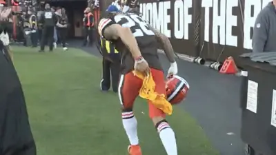 Mike Ford wipes his butt with a terrible towel