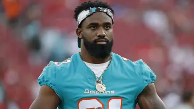 Raheem Mostert in a Dolphins uniform