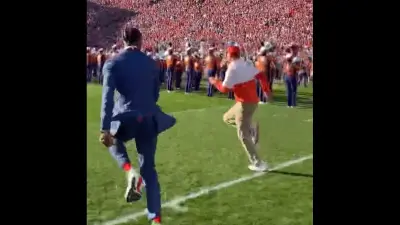 Dabo Swinney outrunning Robert Griffin III