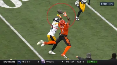Ja'Marr Chase mouthguard catch