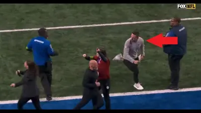 Matt LaFleur and a security guard