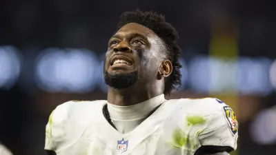 Patrick Queen looking up during a game