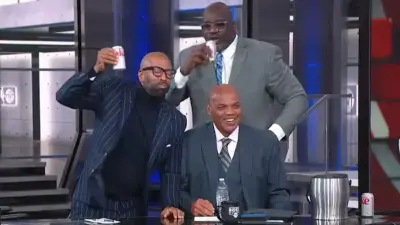 Shaq and Kenny Smith drink Diet Cokes next to Charles Barkley