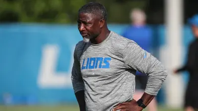 Aaron Glenn coaching for the Lions