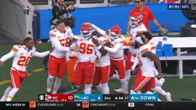 Chris Jones celebrating his sack bonus