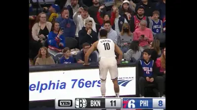 Former 76ers star Ben Simmons checks in at Wells Fargo Center