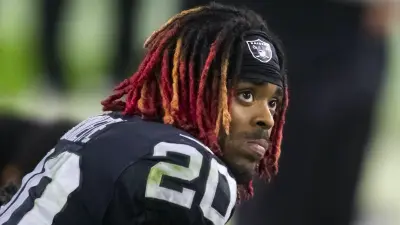 Damon Arnette on the sideline