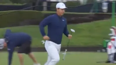 Tom Kim runs to make his tee time