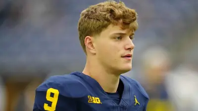 JJ McCarthy in pads