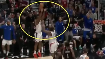 James Harden contests Kawhi Leonards shot