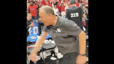 Houston coach Kelvin Sampson celebrating