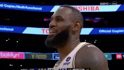 LeBron James getting frustration over clock malfunction during Lakers-Warriors game