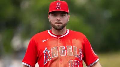 Nolan Schanuel looking on
