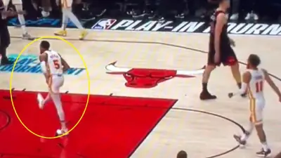 Dejounte Murray yelling in frustration