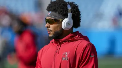 Antoine Winfield Jr. before a game