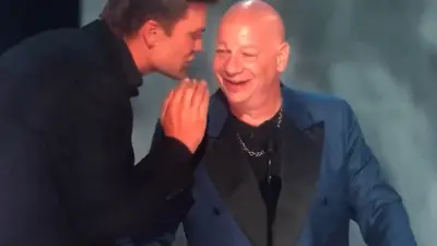 Tom Brady talks to Jeff Ross