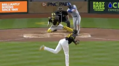 Ardolis Chapman delivers a pitch