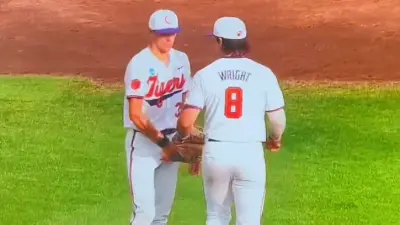 Clemson players doing a hidden-ball trick
