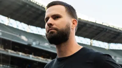 Jesse Winker at a stadium