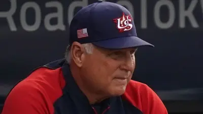 Mike Scioscia coaching Team USA