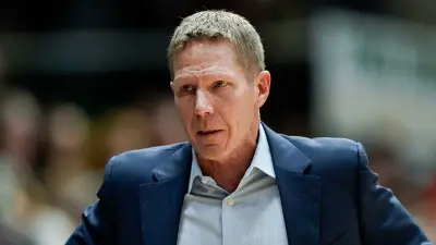 Mark Few during a game