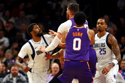 Kyrie Irving in the Suns Mavericks fight