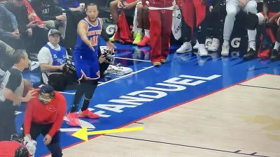 Jalen Brunson protesting against the Pelicans towel guys