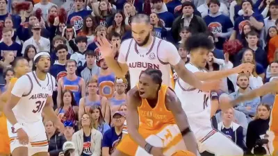 Auburn's Johni Broom defending Tennessee's Felix Okpara