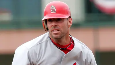 Jim Edmonds runs the bases
