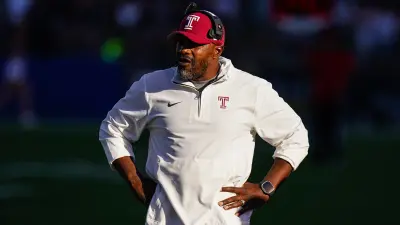 Stan Drayton with hands on his hips