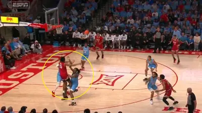 JT Toppin goes to pass the ball