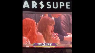 Chiefs fan Taylor Swift getting booed by Eagles fans during Super Bowl 59