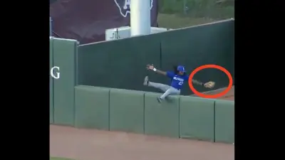 Texas A&M Corpus Christi's Christian Smith-Johnson makes incredible catch