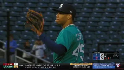 Jurrangelo Cijntje pitching right-handed